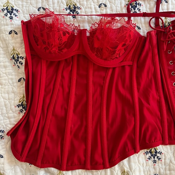 GORGEOUS red Victoria’s Secret corset top. - Picture 1 of 4